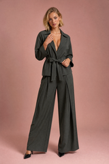 Trench-coat med bukse og belte
