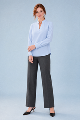 Flytende bluse med V-hals