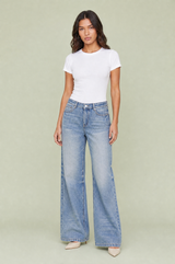Blå jeans med høy midje og løs passform