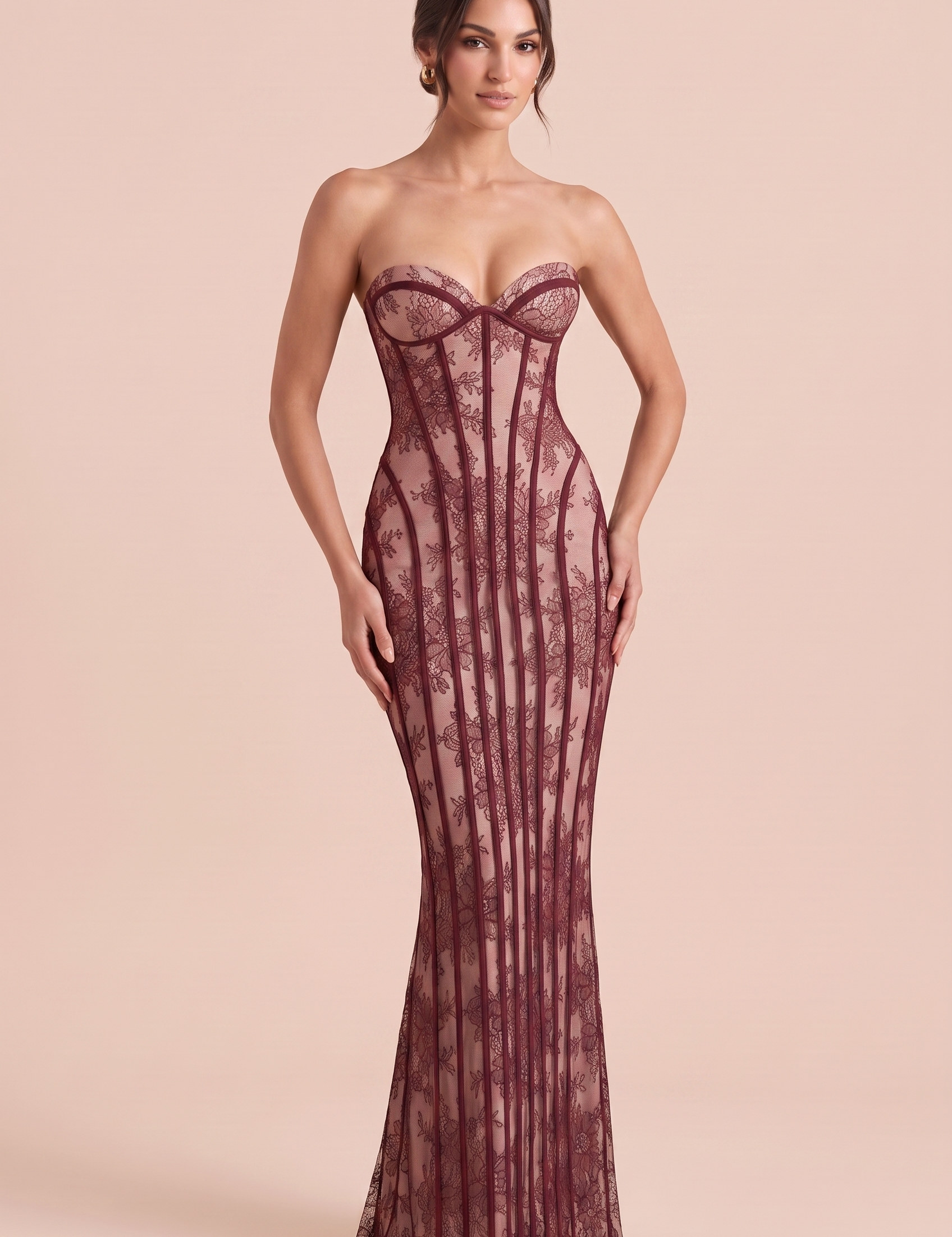 Robe bustier en dentelle dos lacé variante bordeaux