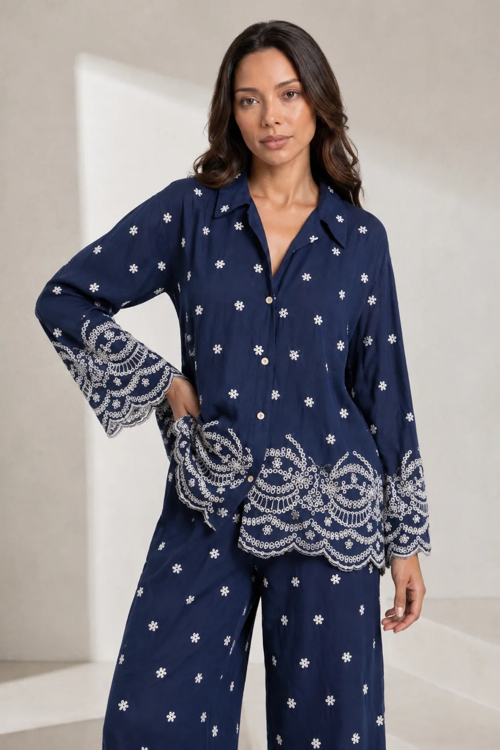 Ensemble bleu marine ample brodé | Lounelle Paris