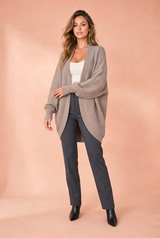 Midlang ribbestrikket vest