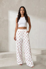 Pantalon blanc taille haute imprimé cœurs