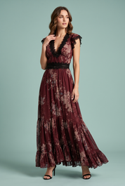 Robe longue fleurie rouge à col V et volants | Vue de face | Lounelle Paris
