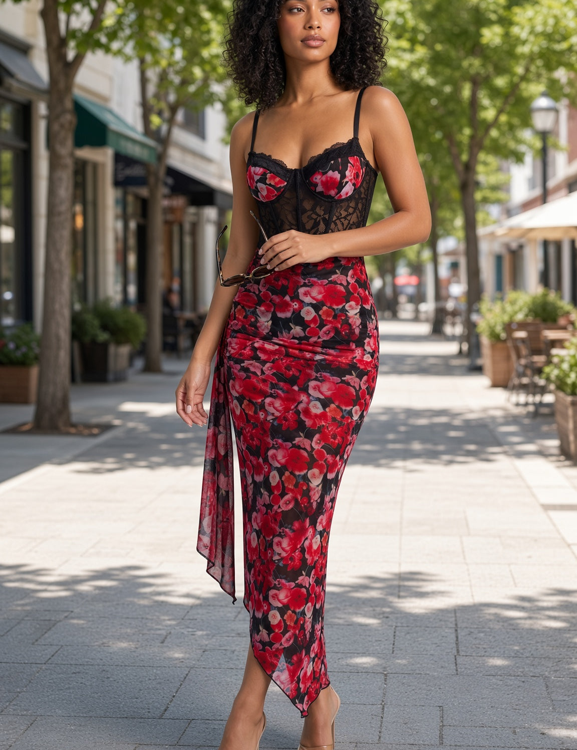 Robe longue en mesh à imprimé léopard, décolleté en V et fente haute devant — Rouge | Photo lifestyle | Lounelle Paris
