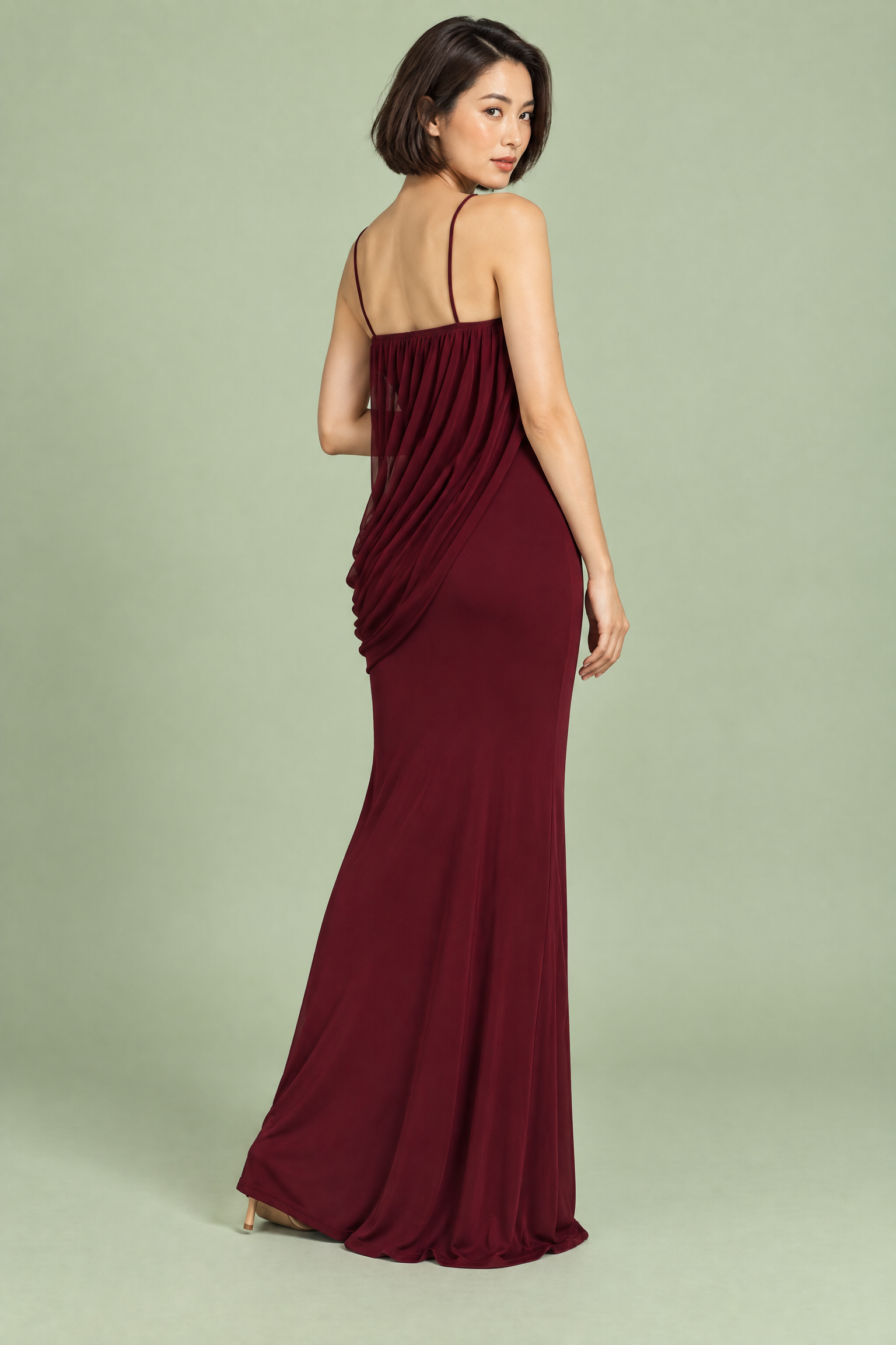 Robe longue bordeaux à col montant et détails volantés | Vue de dos | Lounelle Paris