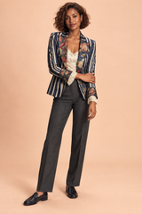 Blå figursydd blazer med blomster- og stripemønster