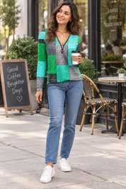 Haut vert zippé à imprimé patchwork | Photo lifestyle | Lounelle Paris