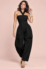 Svart jumpsuit med halterneck og vide ben