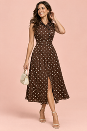 Robe midi marron foncé à pois et dos nu | Vue de face | Lounelle Paris
