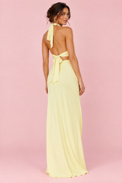 Robe longue jaune pâle à encolure dos nu et fronces | Vue de dos | Lounelle Paris