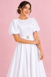 Robe midi blanche à col montant et manches bouffantes | Vue rapprochée | Lounelle Paris