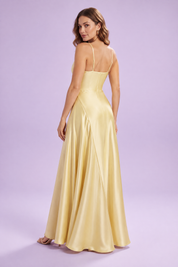 Robe longue satinée jaune pâle à col V | Vue de dos | Lounelle Paris