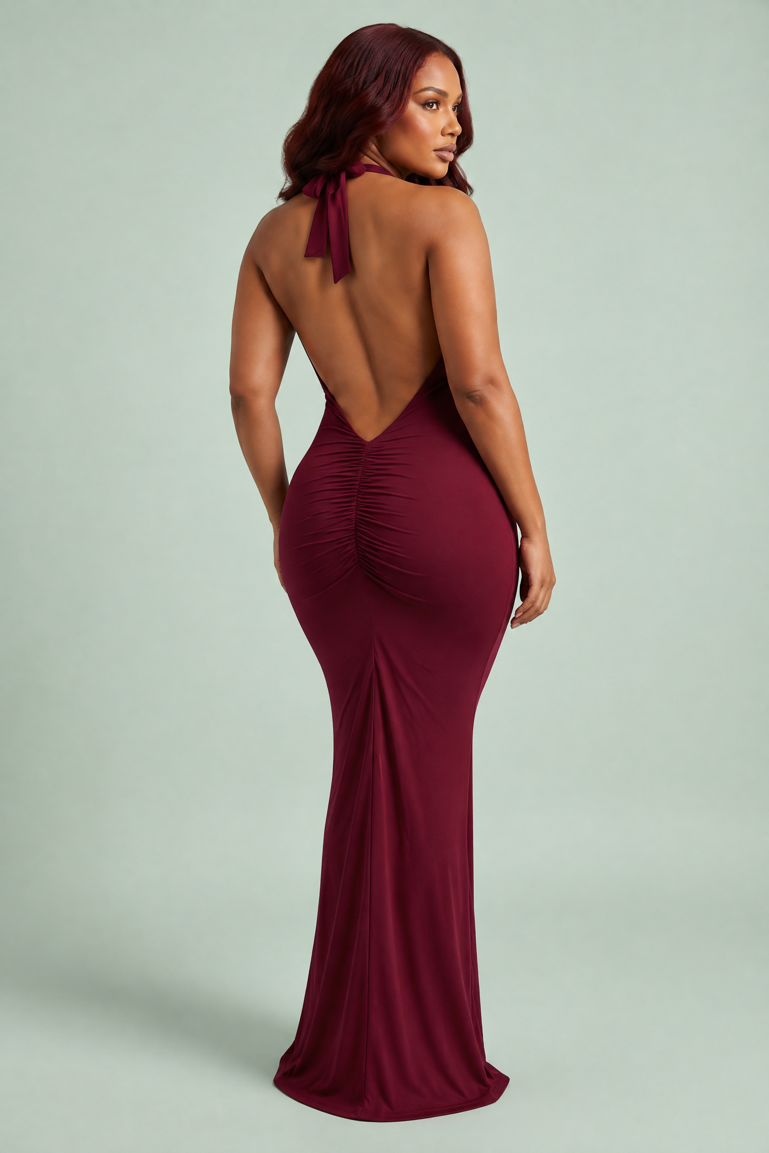 Robe longue bordeaux à décolleté plongeant avec gants | Vue de dos | Lounelle Paris