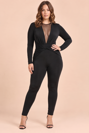 Combinaison noire froncée à décolleté plongeant | Porté sur une autre silhouette | Lounelle Paris