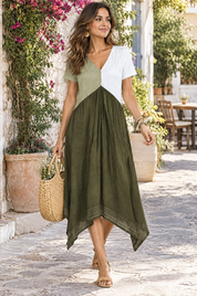 Robe midi verte asymétrique à col V | Photo lifestyle | Lounelle Paris