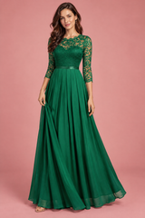 Grønn maxikjole med blondedetalj