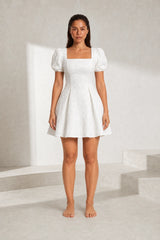 Robe col carré manches bouffantes