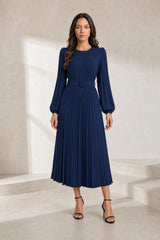 Robe longue plissée à manches bouffantes
