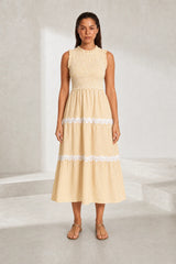 Robe longue rayée smockée