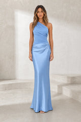 Robe longue satinée à une épaule