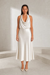 Robe noire col licou satinée