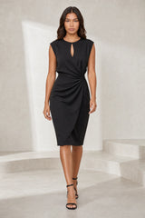 Robe sans manches encolure ajourée